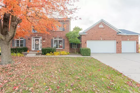 29 Knollbrook Ct, Bloomington, IL 61705