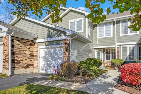 1225 S Parkside Dr, Palatine, IL 60067