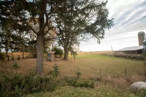 7029 W Penn Corner Rd, Polo, IL 61064