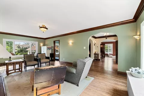 219 E Saint Charles Rd, Elmhurst, IL 60126 photo 6