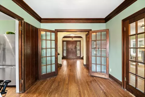 219 E Saint Charles Rd, Elmhurst, IL 60126 photo 3