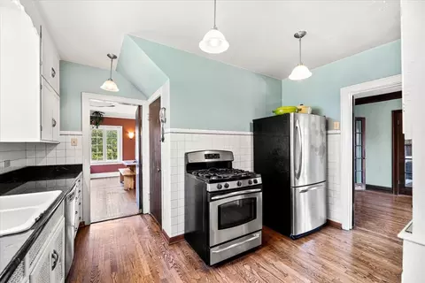 219 E Saint Charles Rd, Elmhurst, IL 60126 photo 14