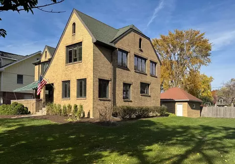 219 E Saint Charles Rd, Elmhurst, IL 60126 photo 2