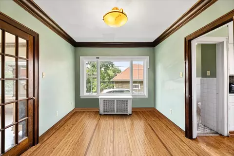 219 E Saint Charles Rd, Elmhurst, IL 60126 photo 9