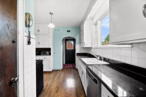 219 E Saint Charles Rd, Elmhurst, IL 60126 photo 17