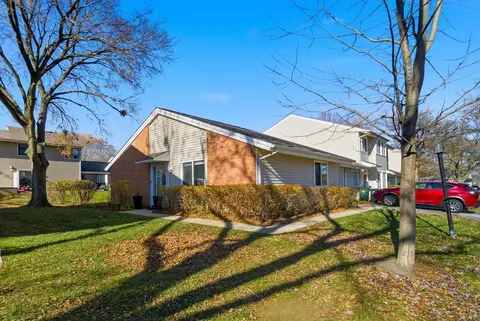 1288 N White Water Ln, Palatine, IL 60074