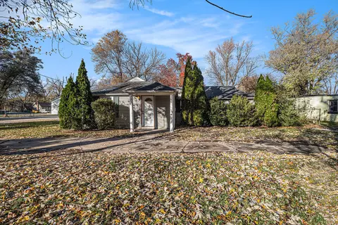 2036 Thornton Lansing Rd, Lansing, IL 60438