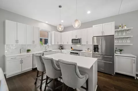 Kitchen - 232 E 18th St, Chicago, IL 60616 photo 2 of 5
