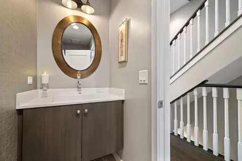 Bath - 232 E 18th St, Chicago, IL 60616 photo 1 of 7