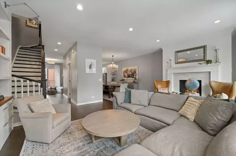 Living - 232 E 18th St, Chicago, IL 60616 photo 4 of 6