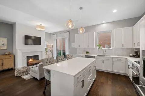 Kitchen - 232 E 18th St, Chicago, IL 60616 photo 4 of 5