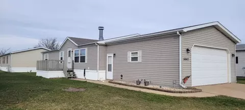 5642 Rockport Rd, Loves Park, IL 61111