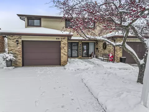 676 Rosner Dr, Roselle, IL 60172