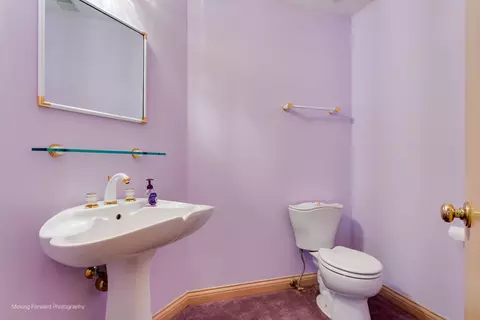Bath - 9370 Cascade Cir, Burr Ridge, IL 60527 photo 4 of 5