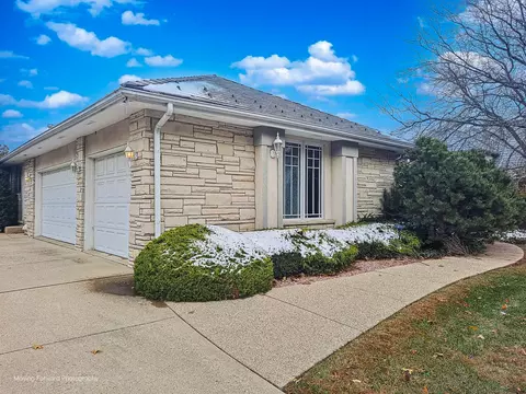Exterior - 9370 Cascade Cir, Burr Ridge, IL 60527 photo 2 of 4