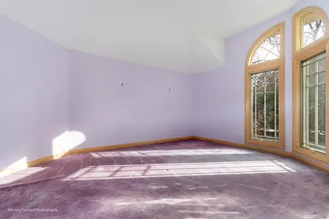 Bedroom - 9370 Cascade Cir, Burr Ridge, IL 60527 photo 1 of 5