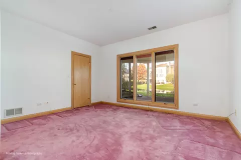 Bedroom - 9370 Cascade Cir, Burr Ridge, IL 60527 photo 5 of 5