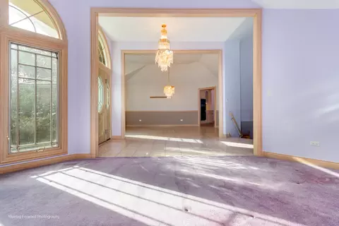 Living - 9370 Cascade Cir, Burr Ridge, IL 60527 photo 1 of 12