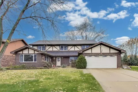 1040 S Linneman Rd, Mount Prospect, IL 60056