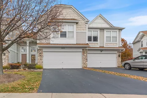 1062 Delta Dr, Elgin, IL 60123