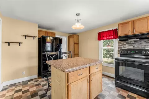 Kitchen - 205 E South St, Mansfield, IL 61854 photo 3 of 5