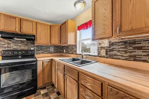 Kitchen - 205 E South St, Mansfield, IL 61854 photo 2 of 5