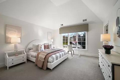 Bedroom - 677 Greenleaf Ave, Glencoe, IL 60022 photo 6 of 7