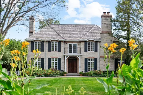 677 Greenleaf Ave, Glencoe, IL 60022