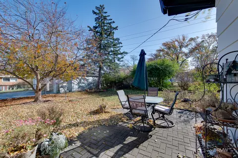 Exterior - 2303 Fulle St, Rolling Meadows, IL 60008 photo 4 of 7