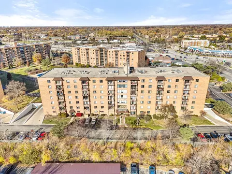 1777 W Crystal Ln #205, Mount Prospect, IL 60056