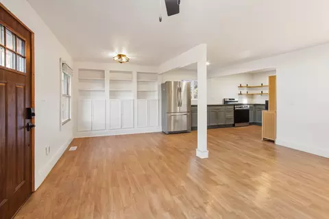 Living - 506 Eells Ave, Dixon, IL 61021 photo 2 of 4