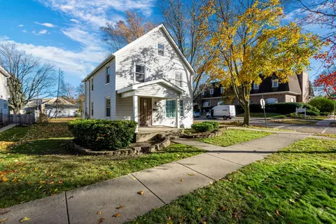 8627 School St, Morton Grove, IL 60053