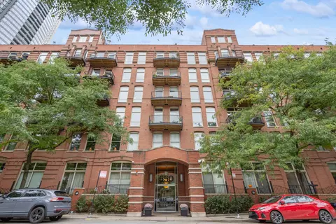 550 N Kingsbury St #408, Chicago, IL 60654
