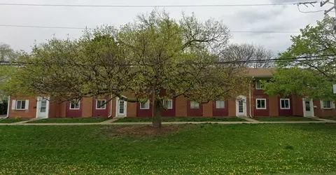 833 N Randall Rd #C4, Aurora, IL 60506
