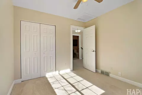 5518 W Chasefield Cir, Mchenry, IL 60050 photo 16