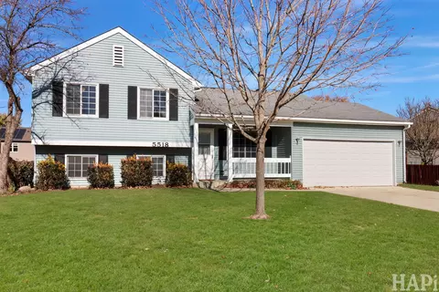 5518 W Chasefield Cir, Mchenry, IL 60050 photo 2