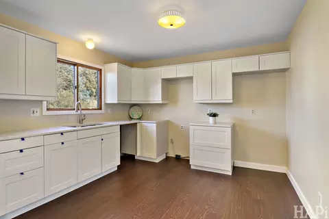 5518 W Chasefield Cir, Mchenry, IL 60050 photo 8