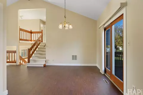5518 W Chasefield Cir, Mchenry, IL 60050 photo 11