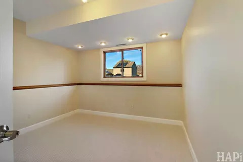 5518 W Chasefield Cir, Mchenry, IL 60050 photo 21