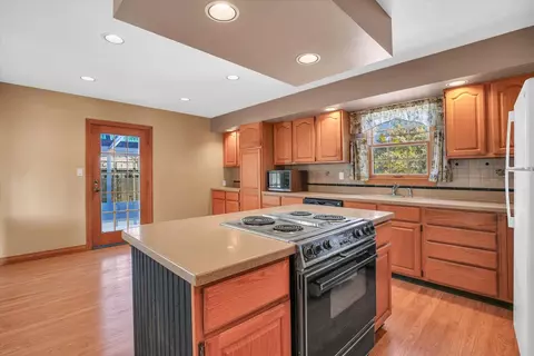 2002 O Donnell Dr, Champaign, IL 61821 photo 17