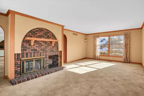 2002 O Donnell Dr, Champaign, IL 61821 photo 13