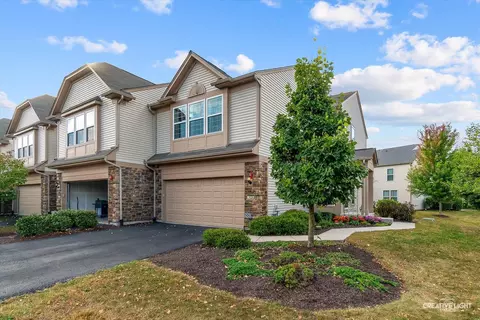 1439 Crimson Ln, Yorkville, IL 60560