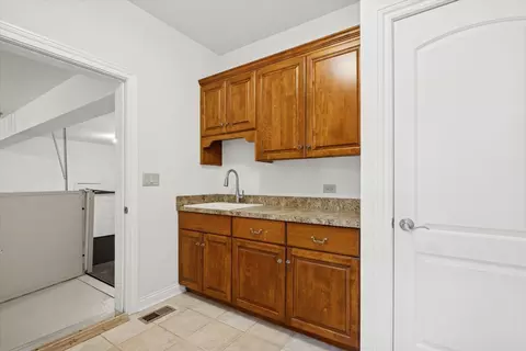 6450 Apache Dr, Indian Head Park, IL 60525 photo 21