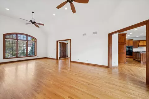 6450 Apache Dr, Indian Head Park, IL 60525 photo 6