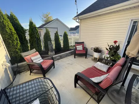 Exterior - 1402 River Landing St, Normal, IL 61761 photo 7 of 10