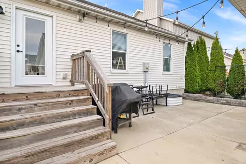 Exterior - 1402 River Landing St, Normal, IL 61761 photo 3 of 10