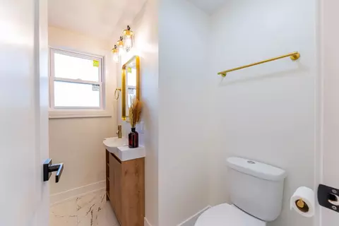 Bath - 3336 178th St, Lansing, IL 60438 photo 1 of 5