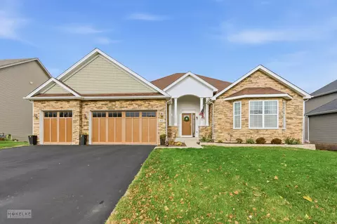 931 S Carly Cir, Yorkville, IL 60560