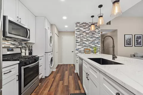 Kitchen - 3130 Eugene Ln, Aurora, IL 60504 photo 3 of 3