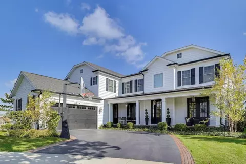 1329 E Christina Ct, Arlington Heights, IL 60004